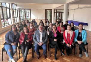 Municipalidad de La Unión entregó fondos concursables a 20 mujeres que son parte  del programa Mujeres Jefas de Hogar.